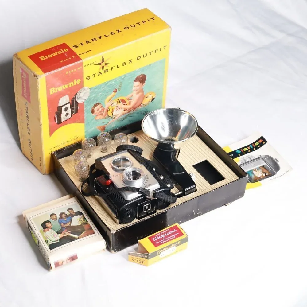 Kodak Brownie Starflex Full Kit: Original Box + Flash + Bulbs + User Manual